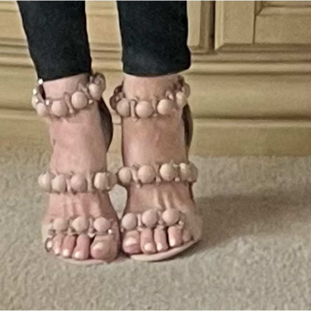 🔥♥️NIB Nude Sandals with decorative balls & metallic rivets - Picture 9 of 15